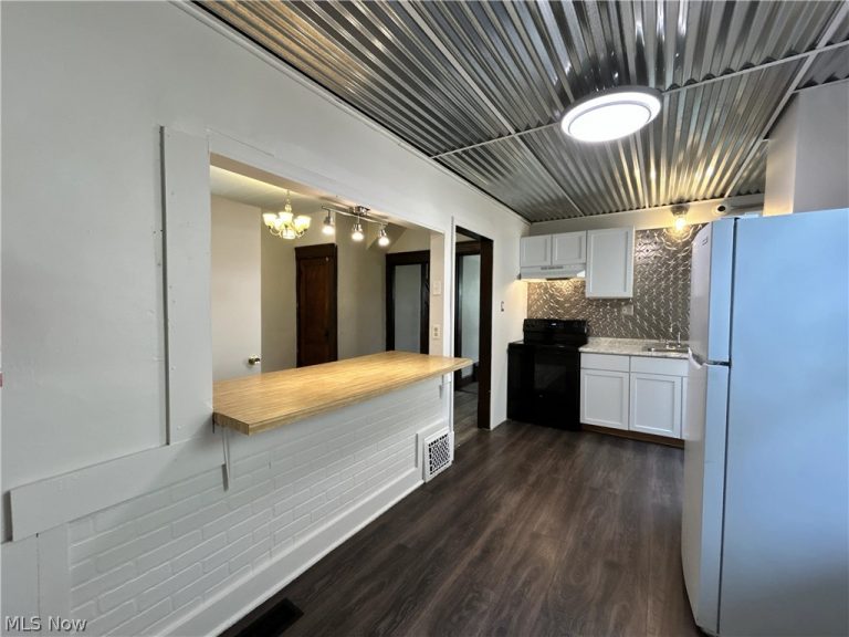 1303 Oregon Avenue, Steubenville, OH - Photo 4