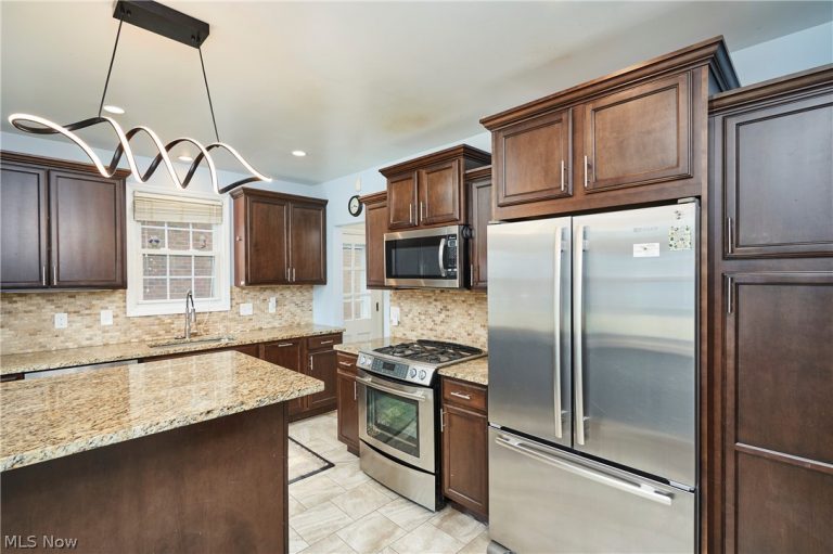 3701 Glencairn Road, Shaker Heights, OH - Photo 6