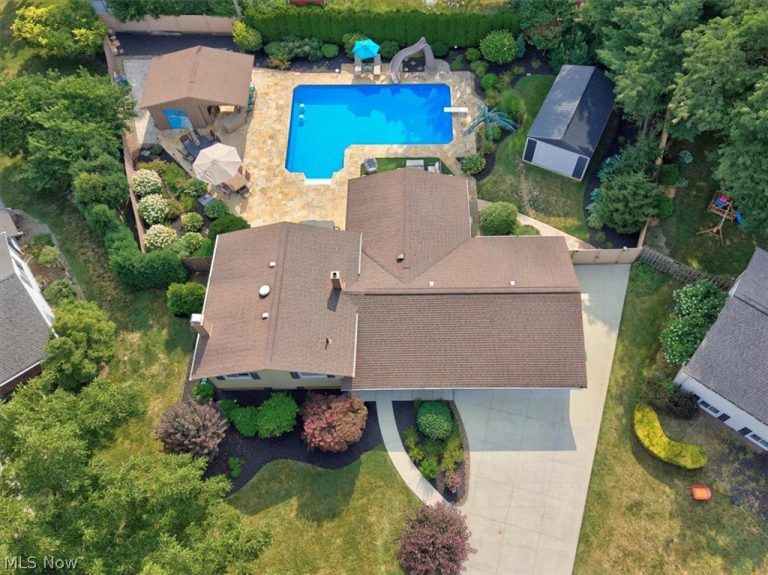 8230 Yorkshire Drive, Mentor, OH - Photo 2