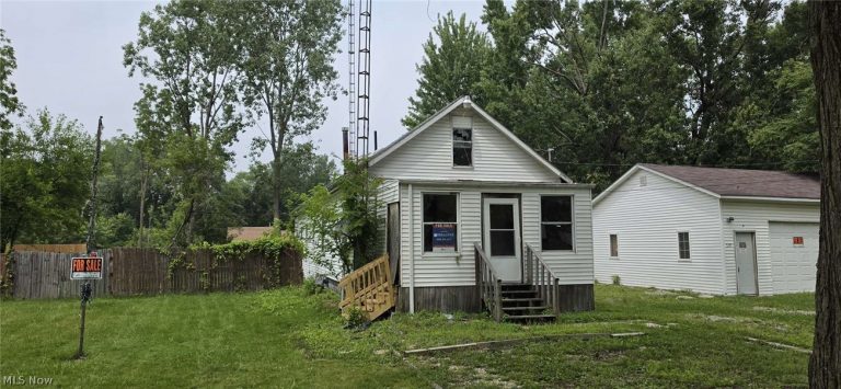 517 Dewitt Street, Lorain, OH - Photo 3
