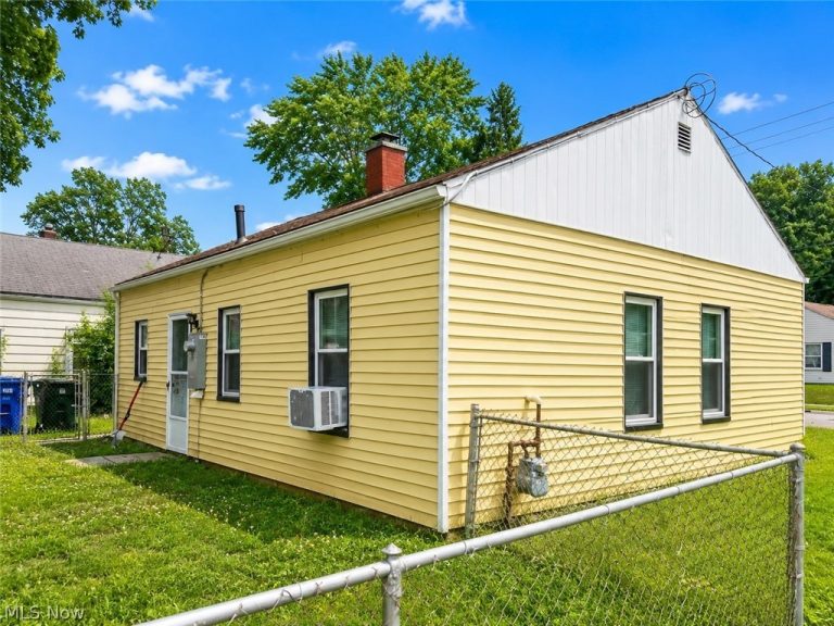 1294 Inman Street, Akron, OH - Photo 3