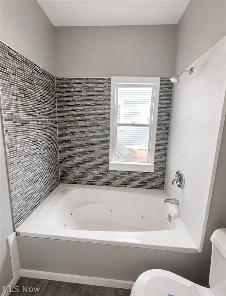 9901 Heath Avenue, Cleveland, OH - Photo 8