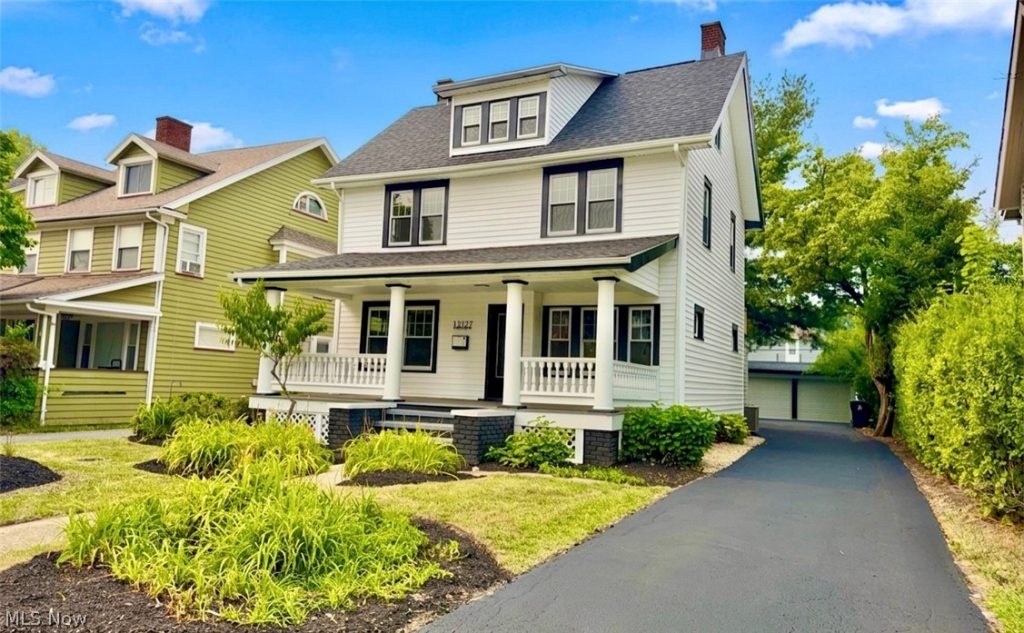 13127 Cedar Road, Cleveland Heights, OH