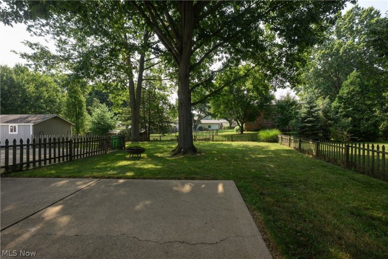 3345 Crownpoint Street, Massillon, OH - Photo 6