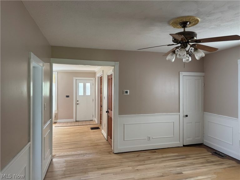 6917 Daisy Avenue, Brecksville, OH - Photo 3