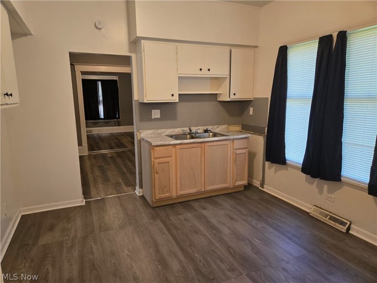 4111 79th Street, Cleveland, OH - Photo 2