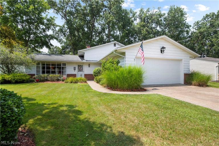 1502 Sanford Street, Vermilion, OH - Photo 2