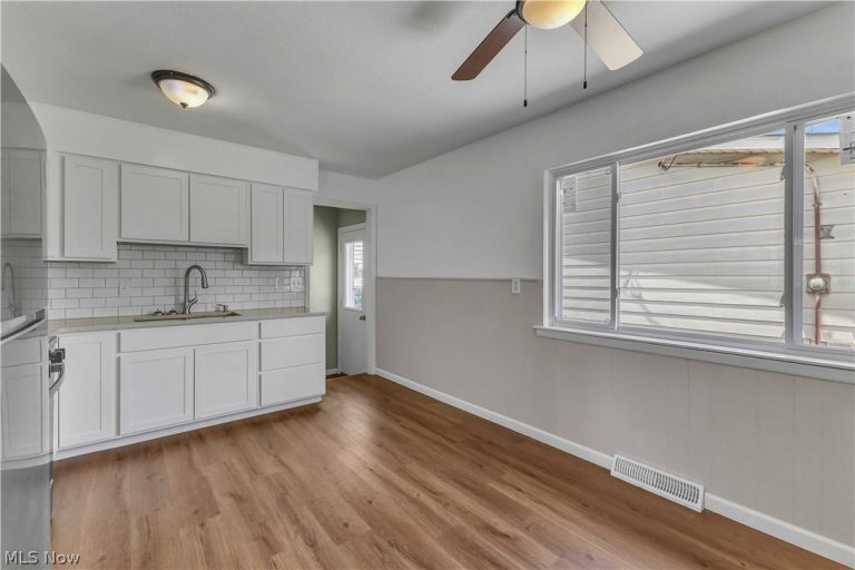 2703 Crehore Street, Lorain, OH - Photo 8