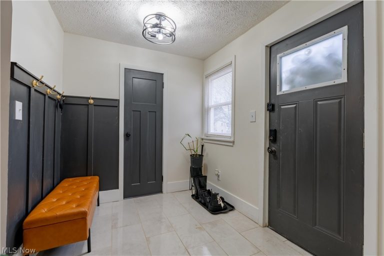416 Bacon Avenue, Akron, OH - Photo 4