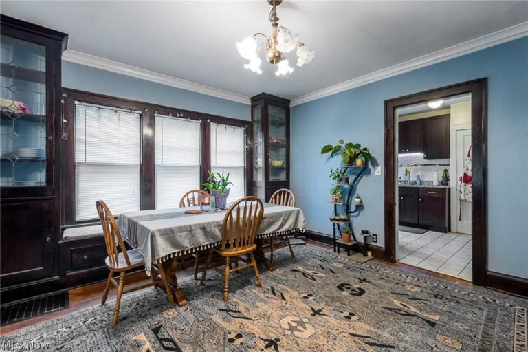 12905 Arliss Drive, Lakewood, OH - Photo 6