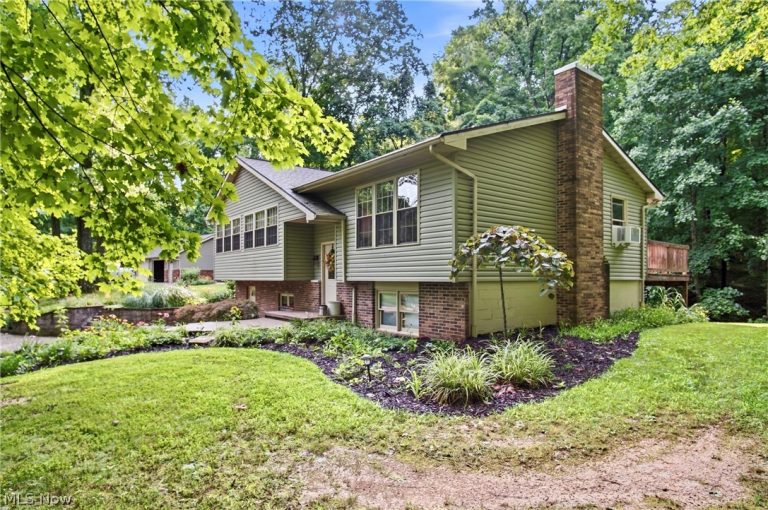 210 Camp Lane, New Concord, OH - Photo 2