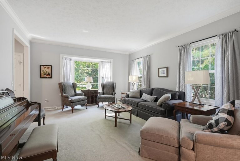 6460 Laura Lane, Solon, OH - Photo 8