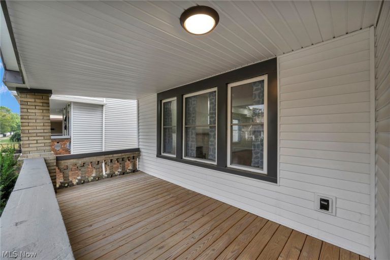 2124 Wascana Avenue, Lakewood, OH - Photo 4
