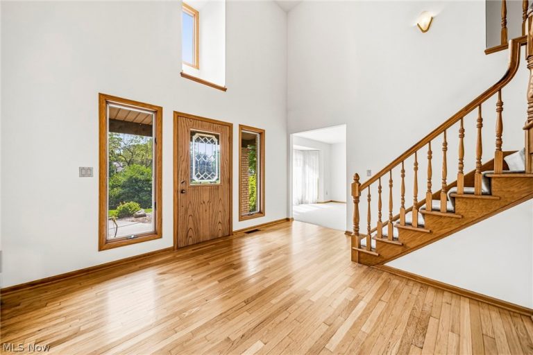 2898 Oakwood Drive, Willoughby Hills, OH - Photo 5