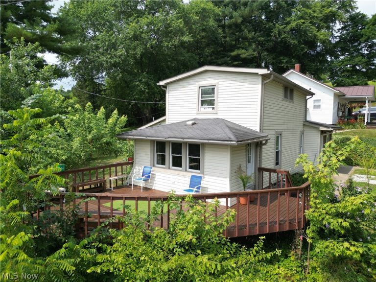 713 Grace Avenue, Coshocton, OH - Photo 2