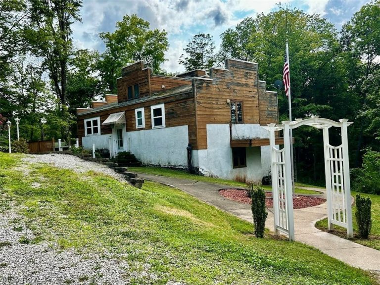 1785 Mitchells Lane, Marietta, OH - Photo 3