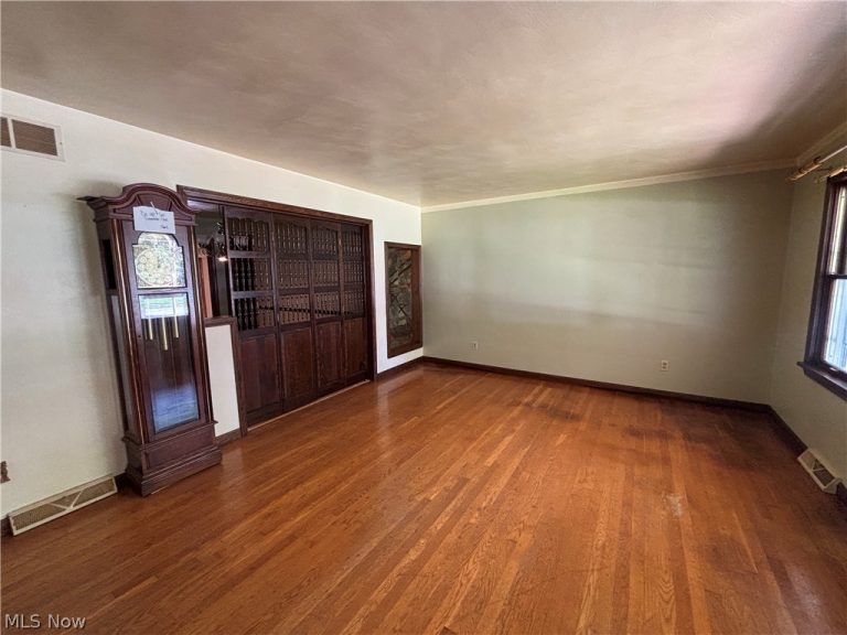 641 Matawan Drive, Campbell, OH - Photo 5