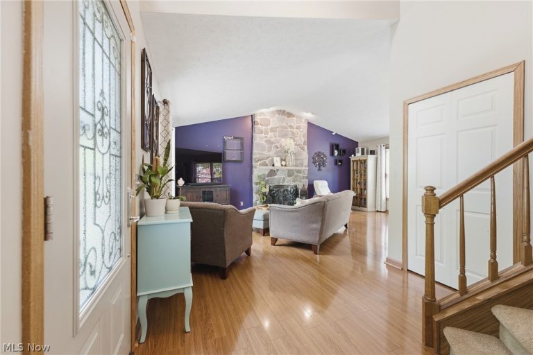 11041 Newbury Avenue, Uniontown, OH - Photo 8