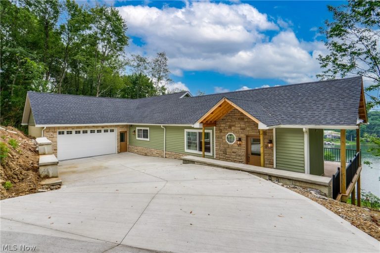 15 Huron Trail, Malvern, OH - Photo 2