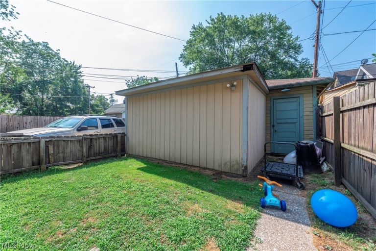 3097 Bradwell Avenue, Cleveland, OH - Photo 5