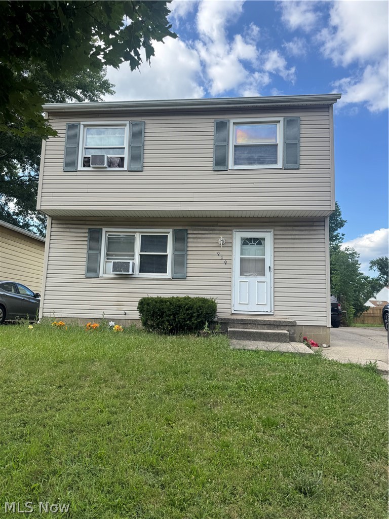 919 Independence Avenue, Akron, OH