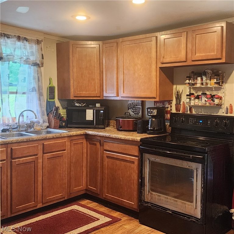 7201 Bloomfield Road, Cambridge, OH - Photo 4