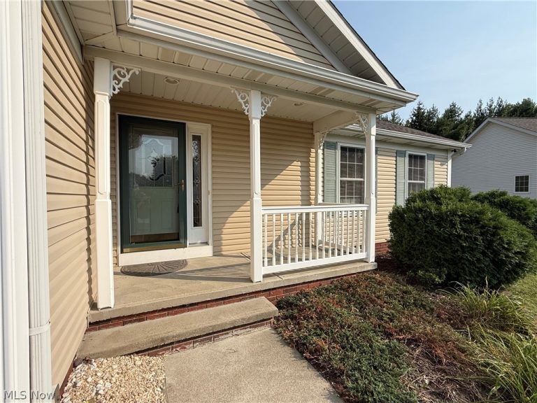 1349 Bannerstone Drive, Painesville, OH - Photo 6