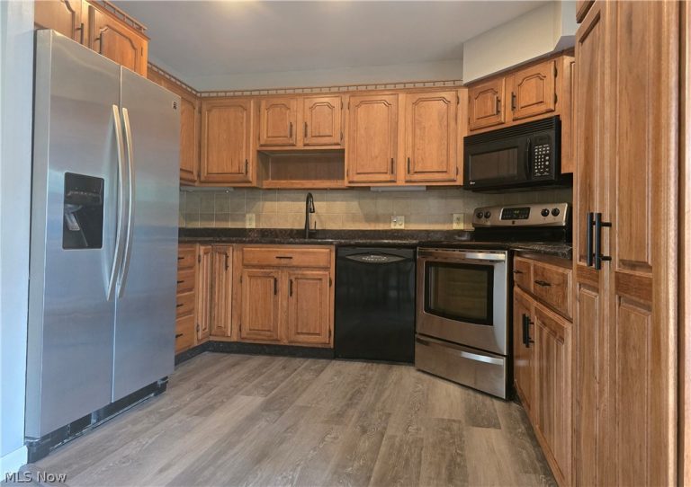 610 Notre Dame Avenue, Youngstown, OH - Photo 6