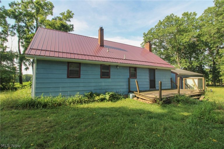 5724 Arrel Road, Lowellville, OH - Photo 6