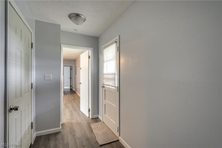 2415 Regentview Street, Canton, OH - Photo 6