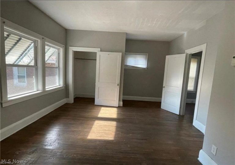 568 101 Street, Cleveland, OH - Photo 3