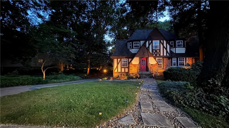 554 Greenvale Road, South Euclid, OH - Photo 2