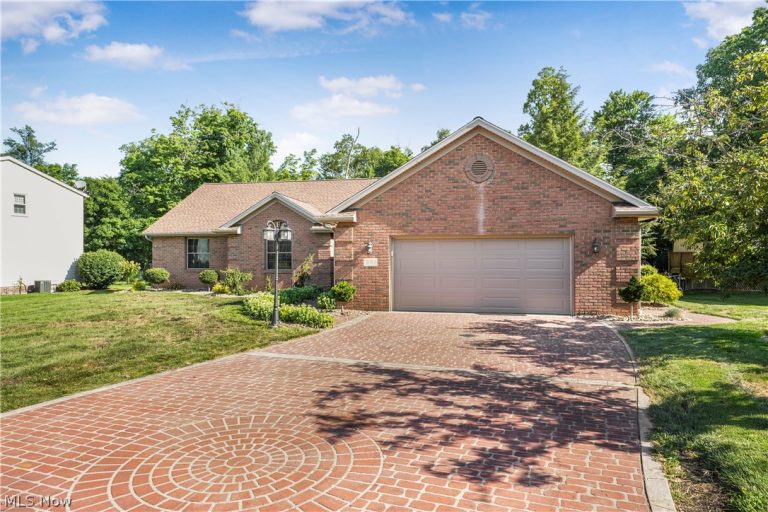 2057 Overcrest Street, Alliance, OH, 44601