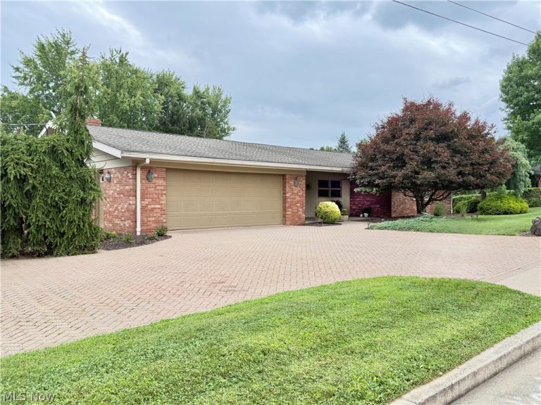 1157 Hilltop Road, New Philadelphia, OH, 44663