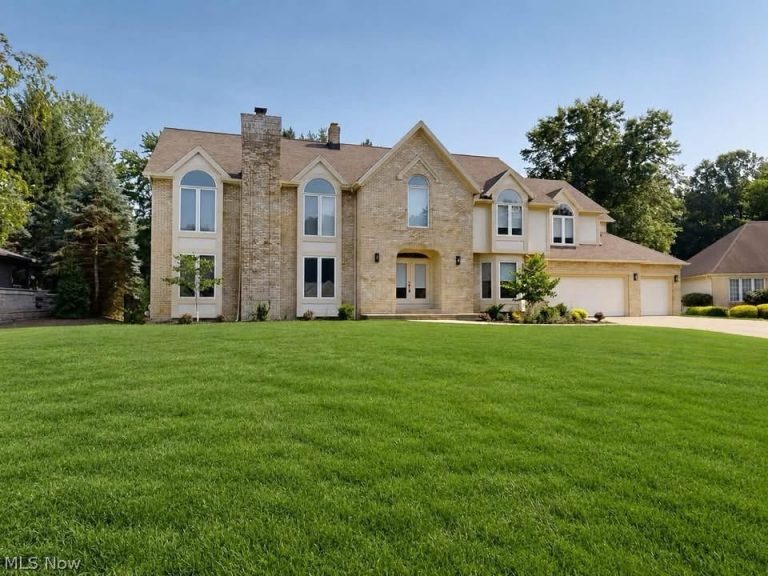 5650 Ashley Circle, Highland Heights, OH, 44143