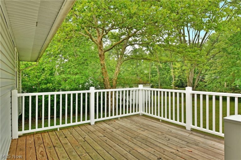 8143 Venice Heights Drive, Warren, OH - Photo 6