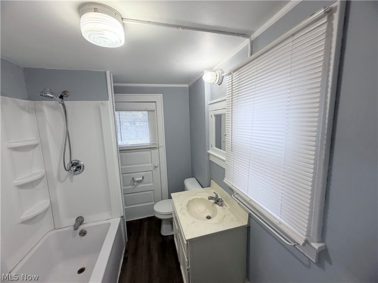 999 Avon Street, Akron, OH - Photo 8
