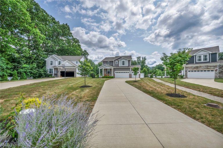 6244 Cardinal Meadow Court, Mentor, OH - Photo 2