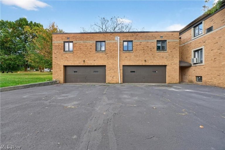 2475 Taylor Road, Cleveland Heights, OH - Photo 4