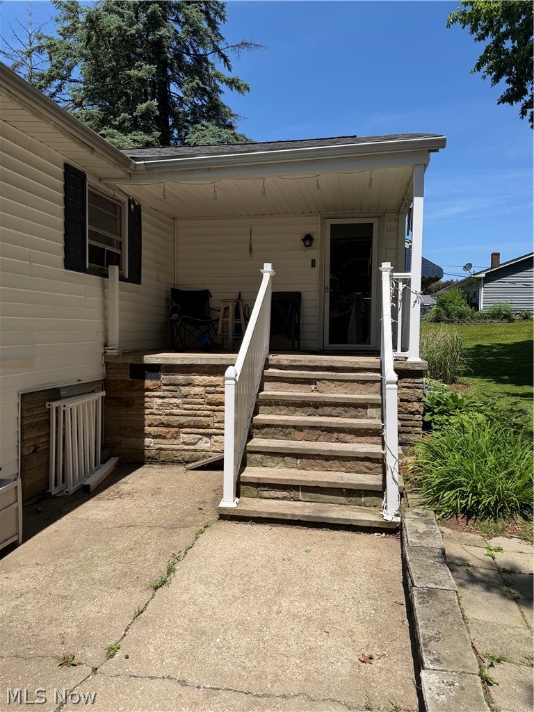 327 Cayuga Avenue, Canton, OH - Photo 4