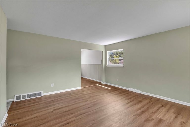 2703 Crehore Street, Lorain, OH - Photo 3