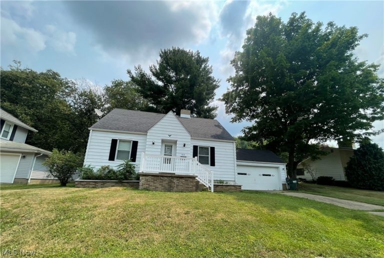 810 Highland Boulevard, Coshocton, OH - Photo 3