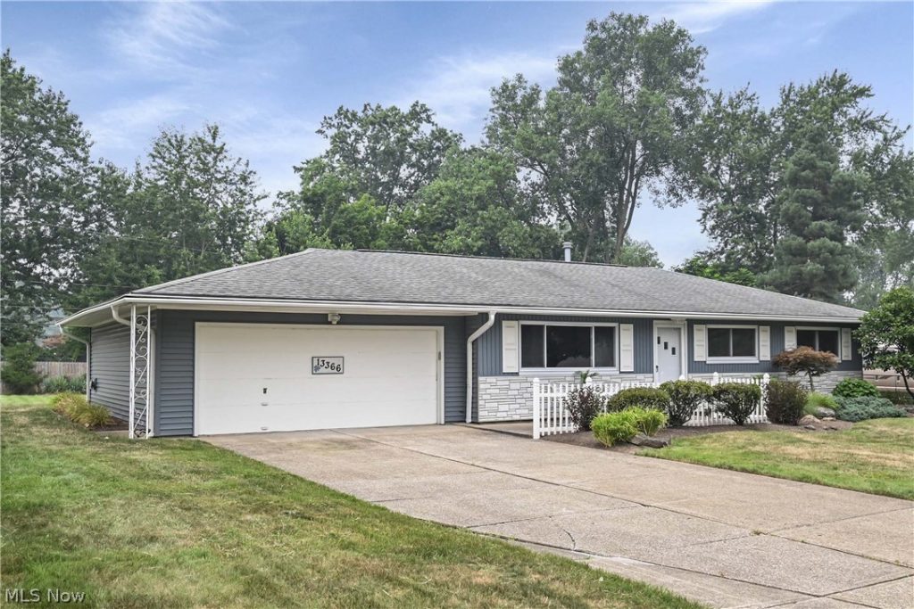 13366 Richards Drive, Strongsville, OH