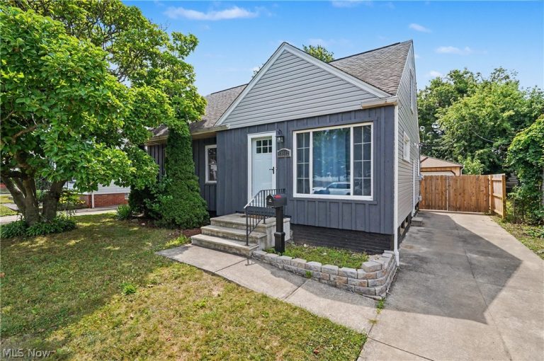13512 Woodward Boulevard, Garfield Heights, OH - Photo 2