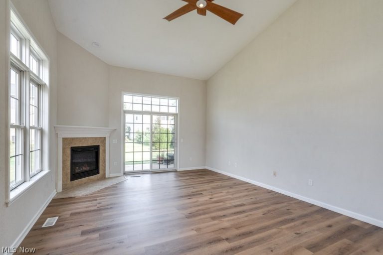 38087 Burrard Lane, Willoughby, OH - Photo 5