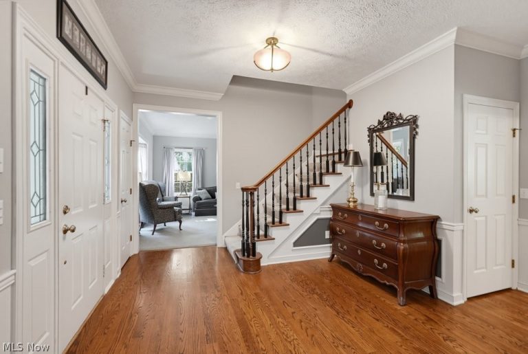 6460 Laura Lane, Solon, OH - Photo 4