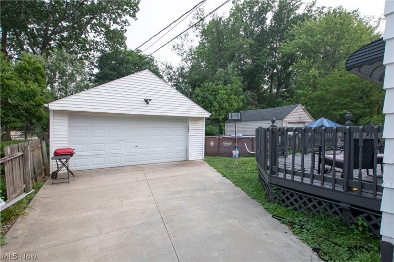 13160 Hathaway Road, Garfield Heights, OH - Photo 3
