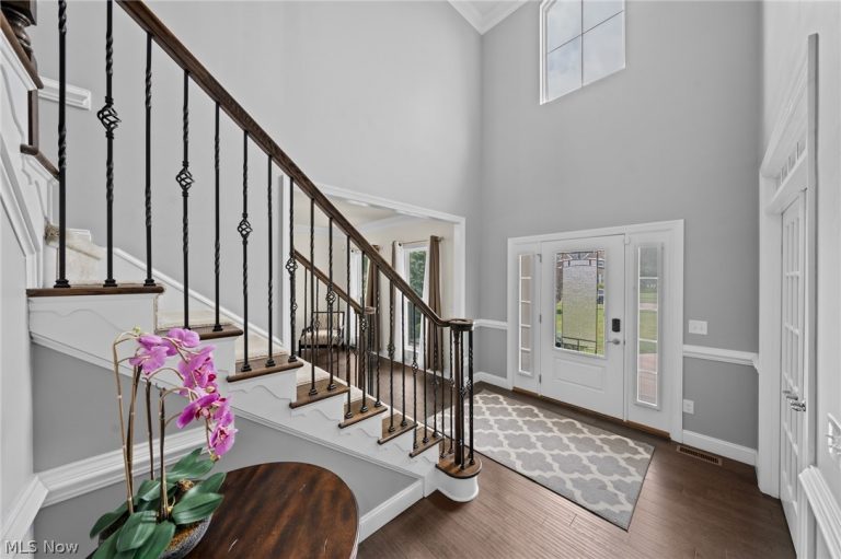 2631 Palmer Lane, Avon, OH - Photo 3
