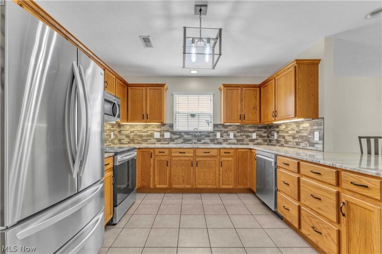 406 Oleander Oval #44, Madison, OH - Photo 4