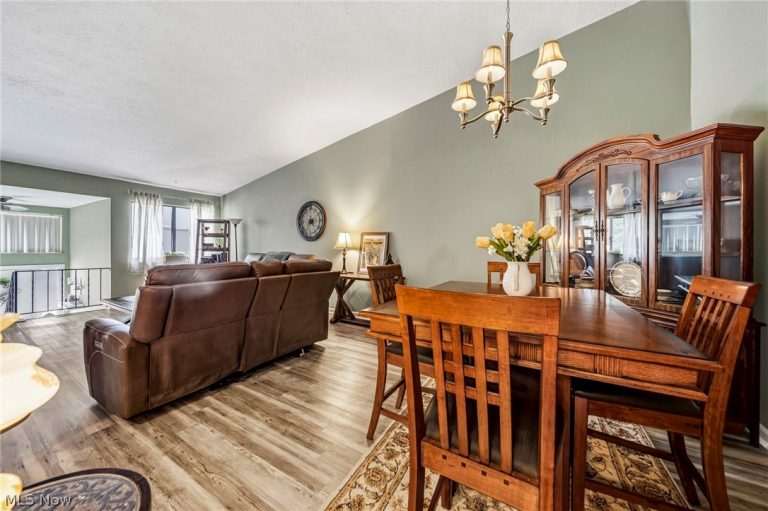 7136 Churchill Place, Concord Twp, OH - Photo 5
